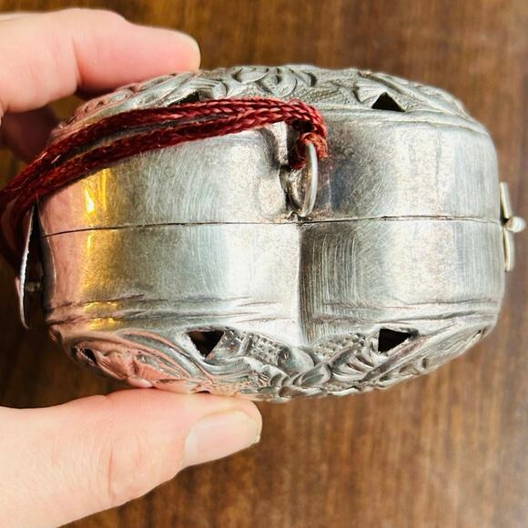 Vintage Metal Heart Shaped Room Freshener Closet Pompadour - Picture 8 of 11